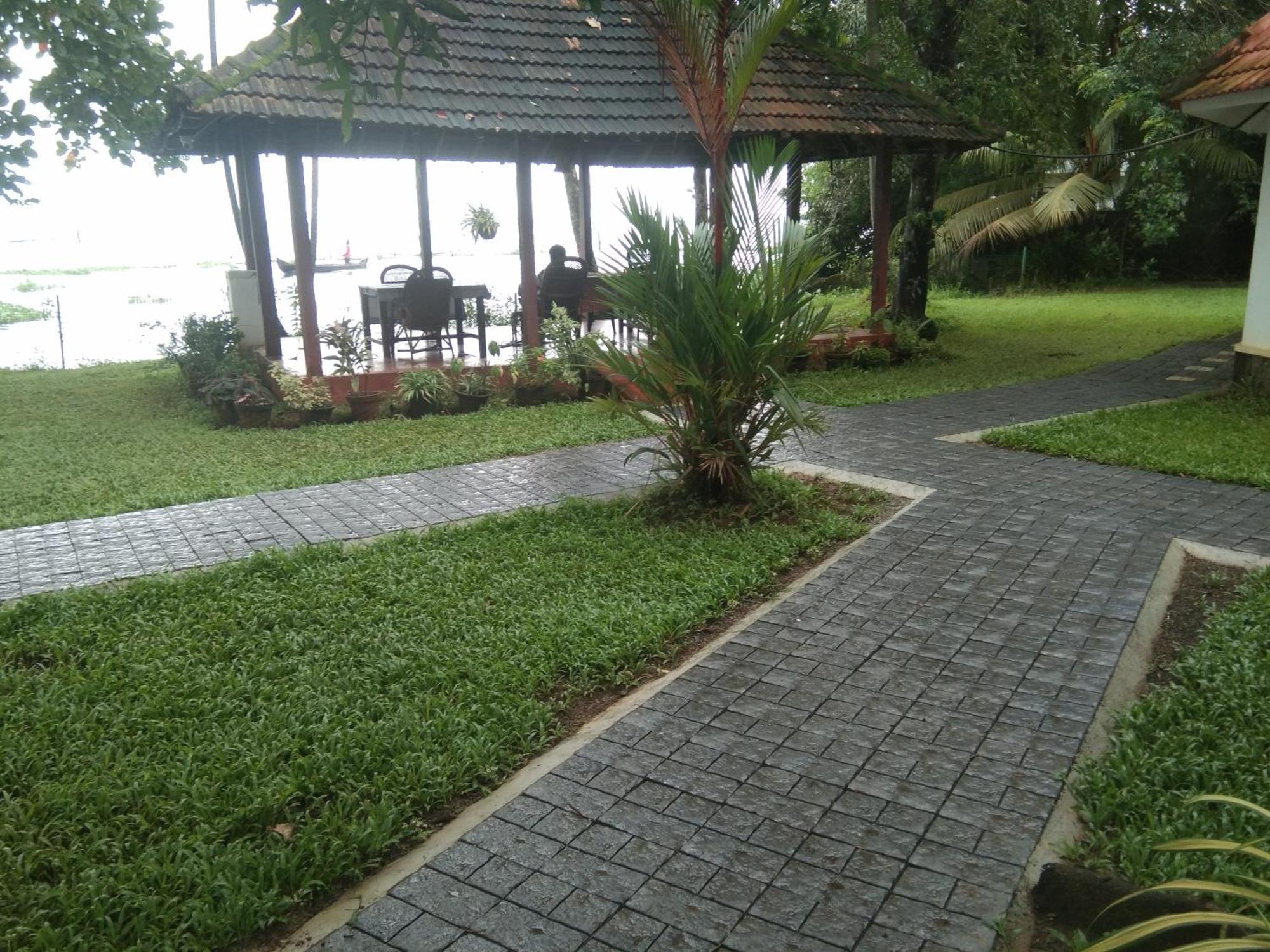 Lovedale Lakeside Homestay Alappuzha Exterior foto