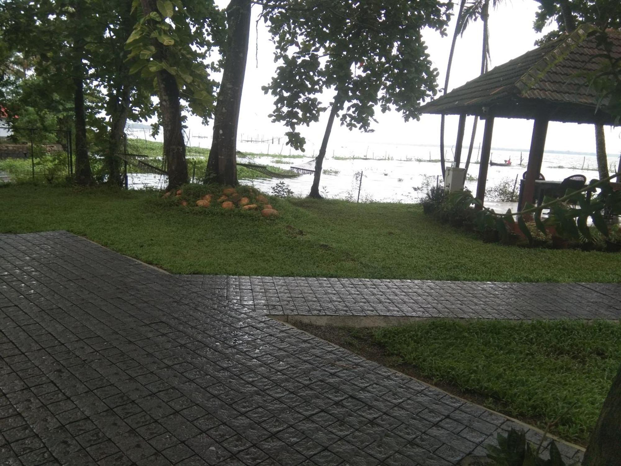 Lovedale Lakeside Homestay Alappuzha Exterior foto