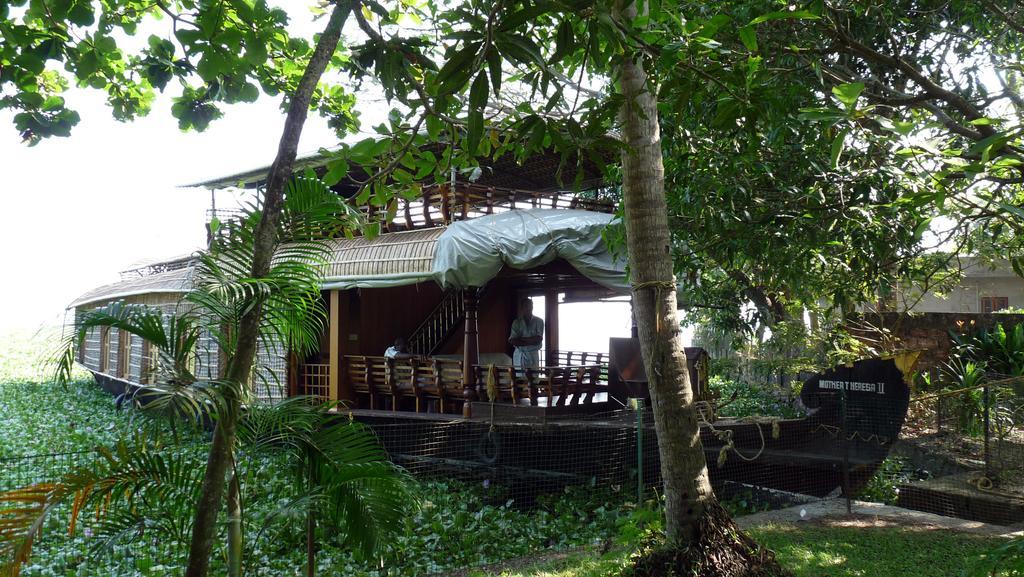 Lovedale Lakeside Homestay Alappuzha Exterior foto