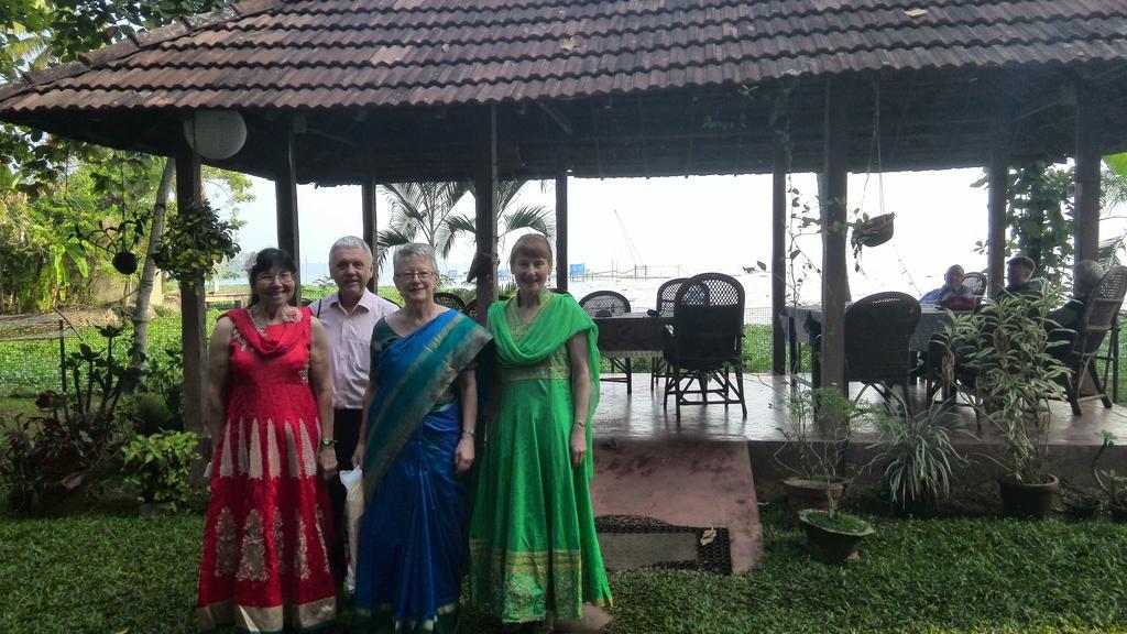 Lovedale Lakeside Homestay Alappuzha Exterior foto
